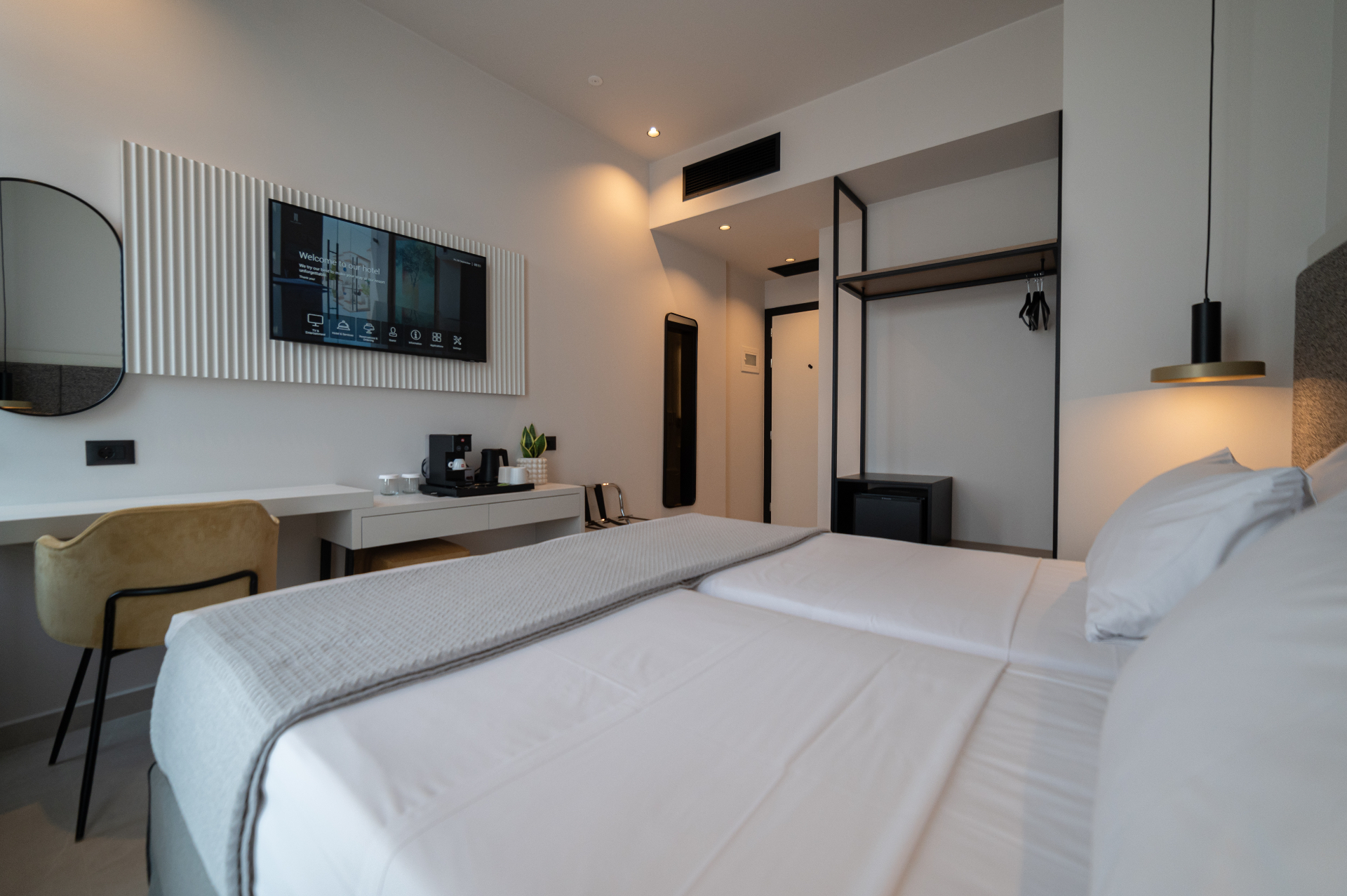 Superior room - view from bed to entrance