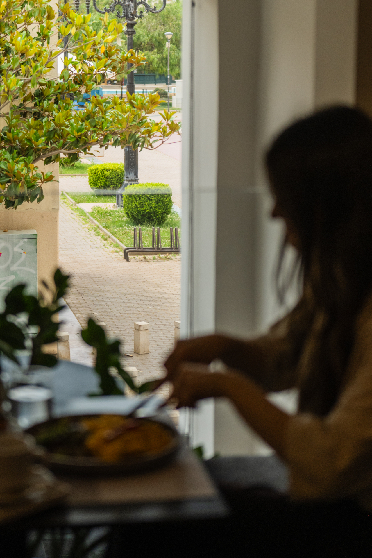 Breakfast by the window with a view of Άργος